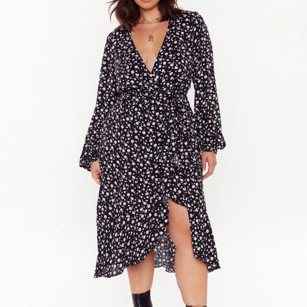 Nasty Gal Wrap-Pen Floral Dress